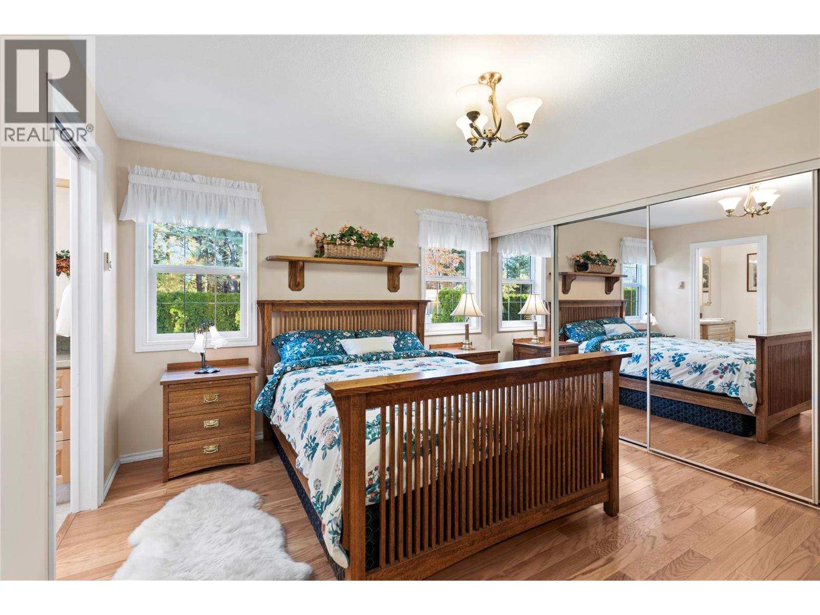 365 Robin Drive, Barriere