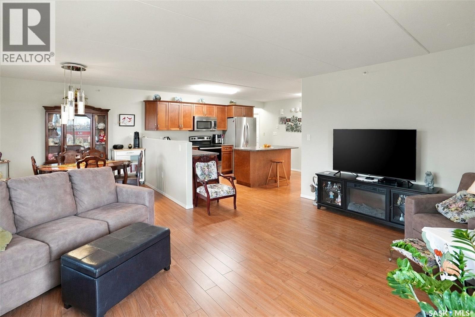 207 2 18th STREET E, Battleford — photo 4