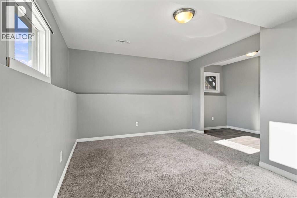 9204 101 Avenue, photo 14 of 21