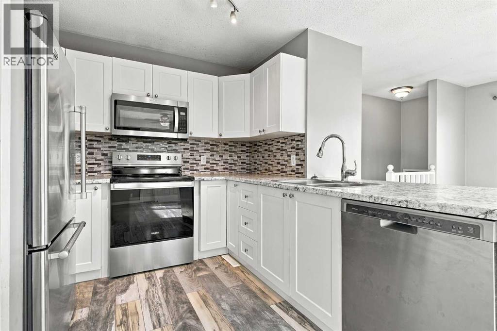 9204 101 Avenue, photo 9 of 21