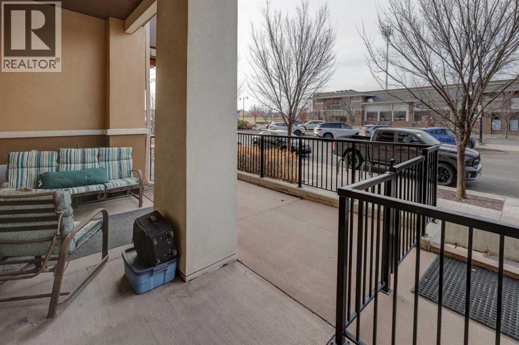 SPACIOUS GROUND LEVEL PATIO