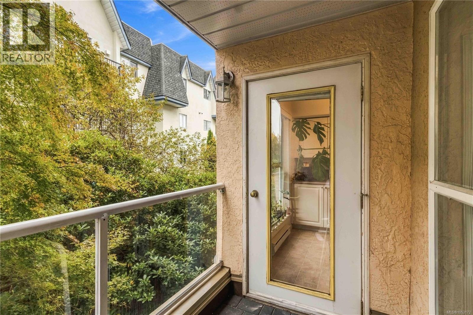203 1710 Fort Street, Victoria