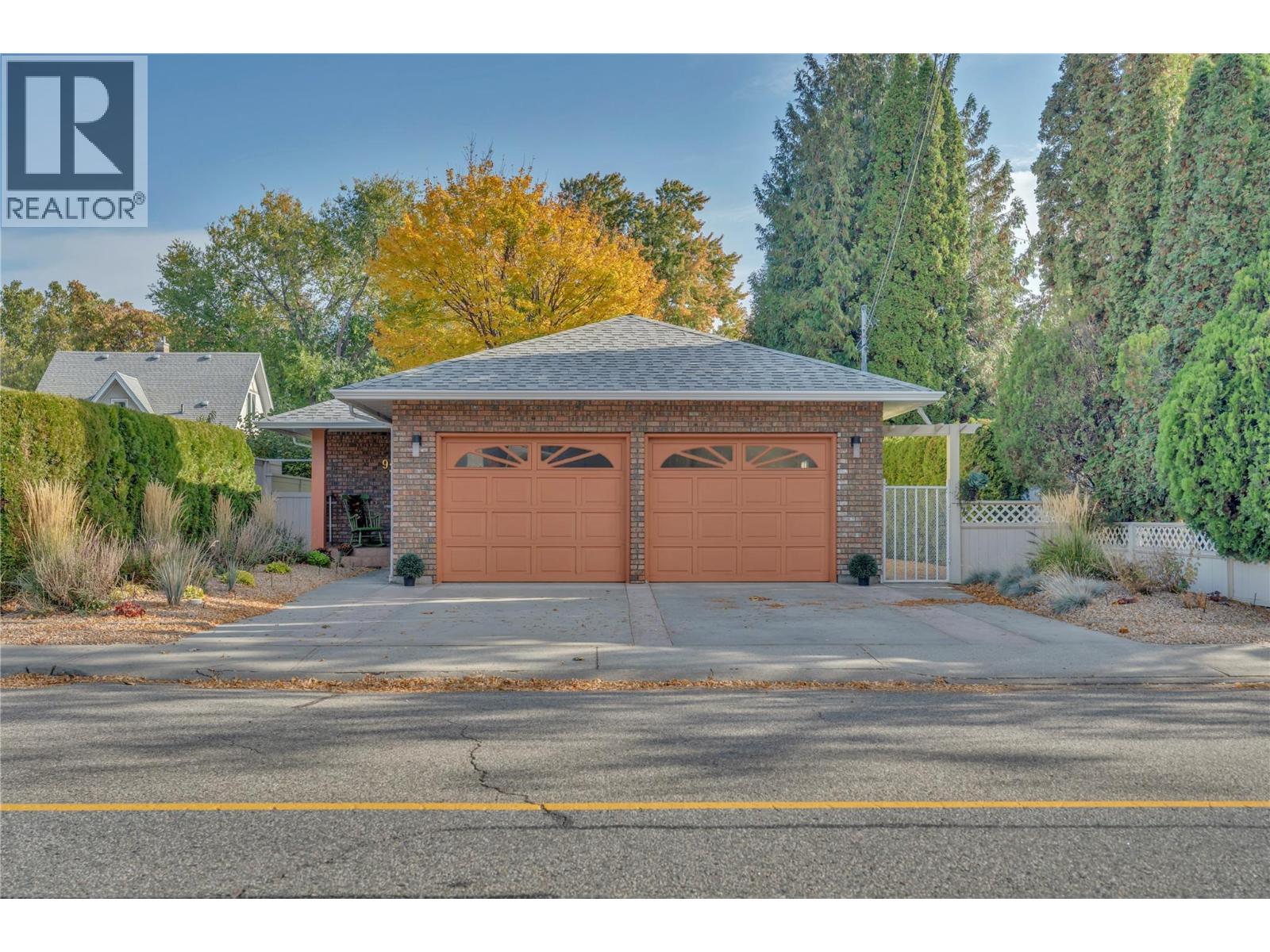 930 MOOSEJAW Street, Penticton - Image 1
