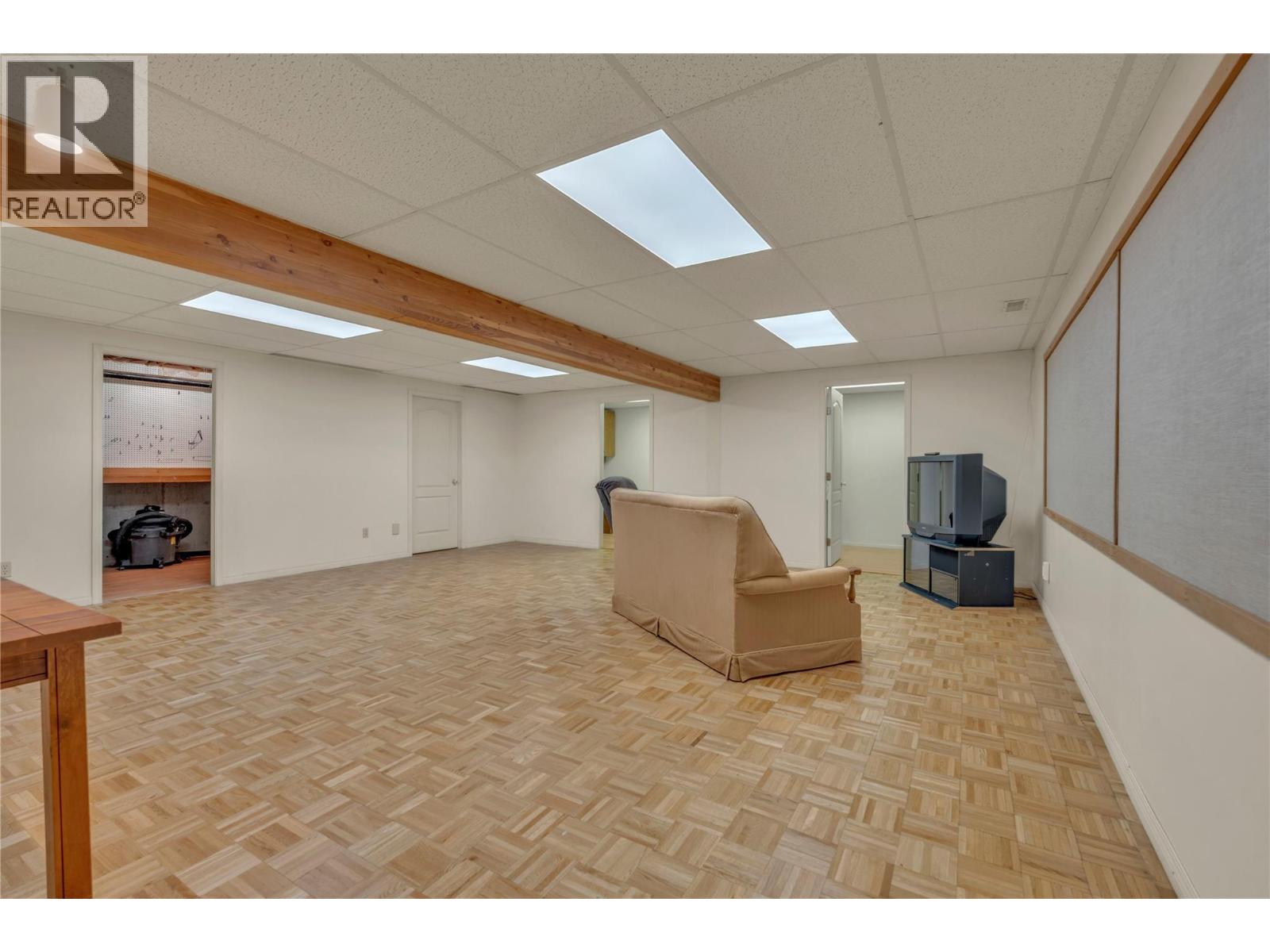 930 MOOSEJAW Street, Penticton - Image 1
