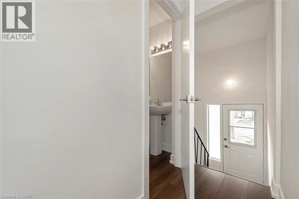 59 WOODMAN Drive N, Hamilton — photo 8