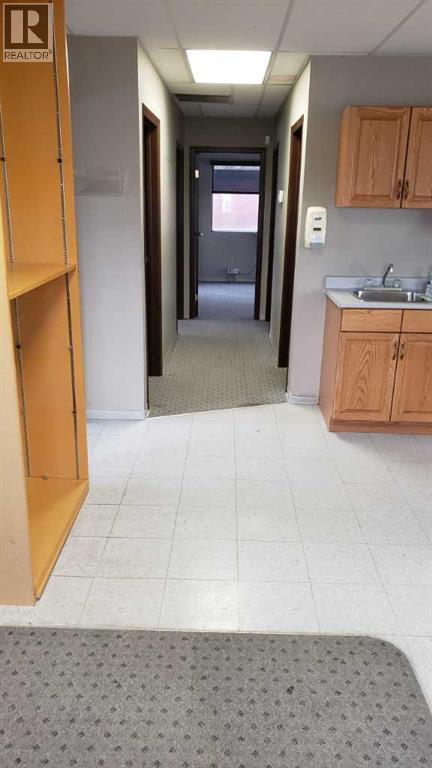 220 40 Avenue NE, Calgary — photo 4