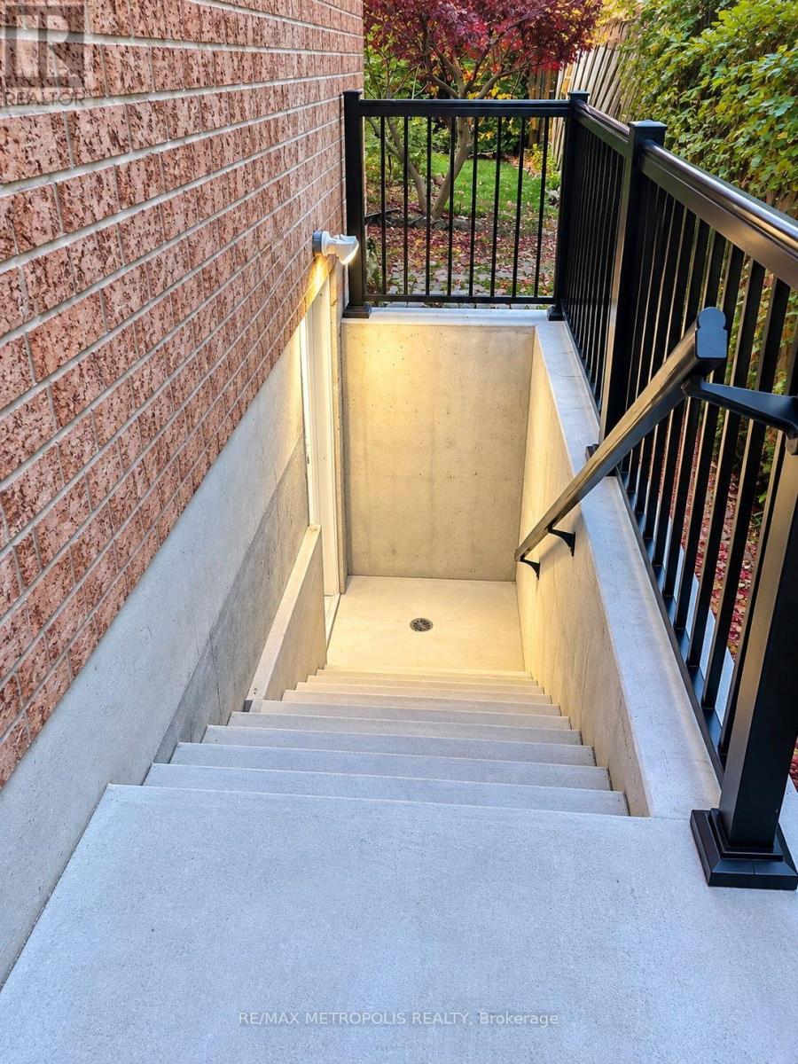 BSMT- 5 Glenayr Gate, Whitby, ON photo 9