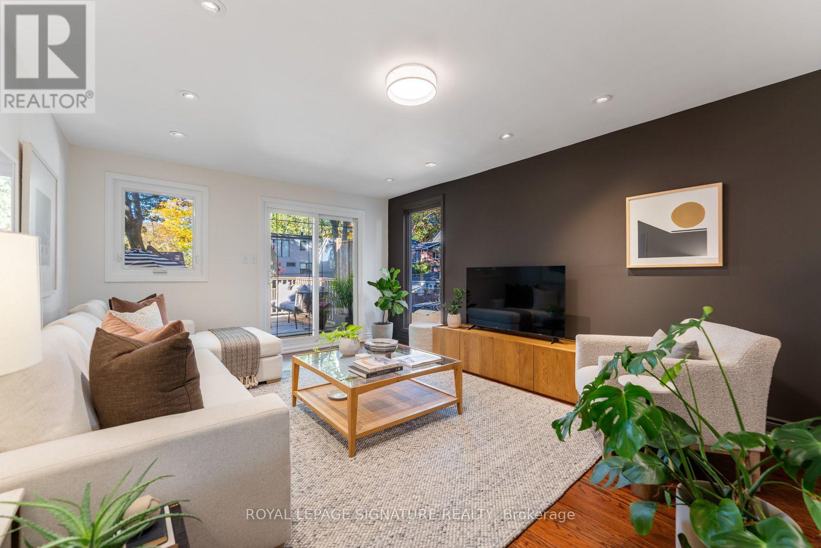 106 Spruce Hill Road, Toronto, ON photo 18