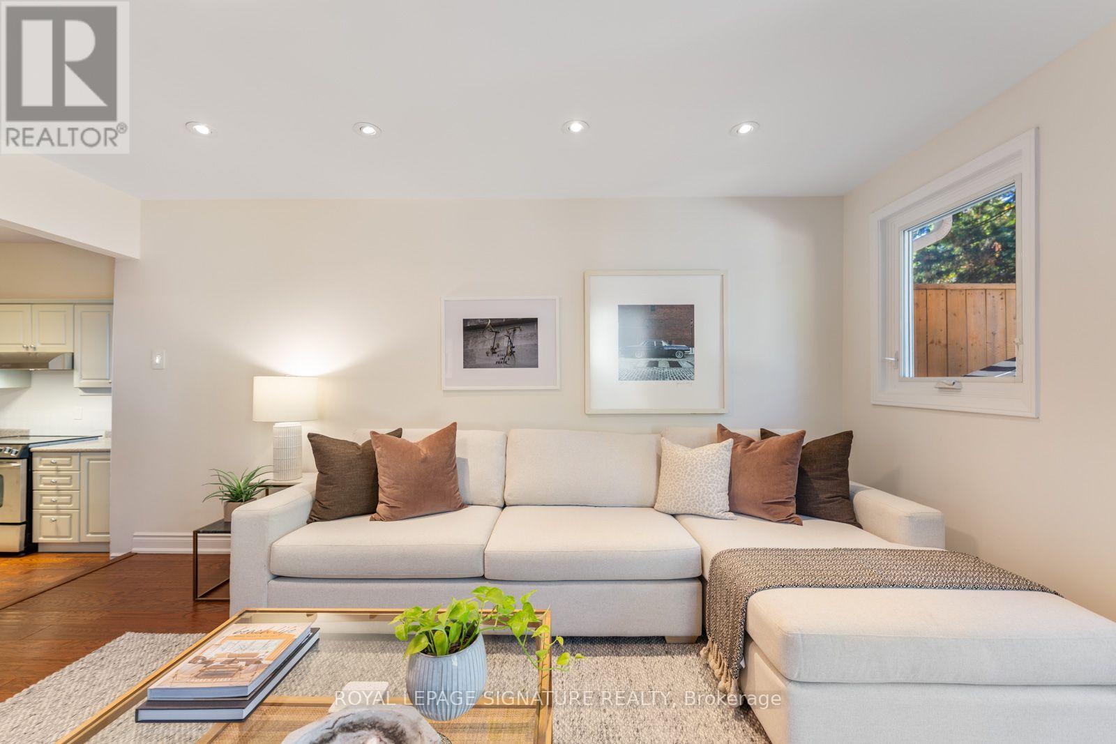 106 Spruce Hill Road, Toronto, ON photo 19
