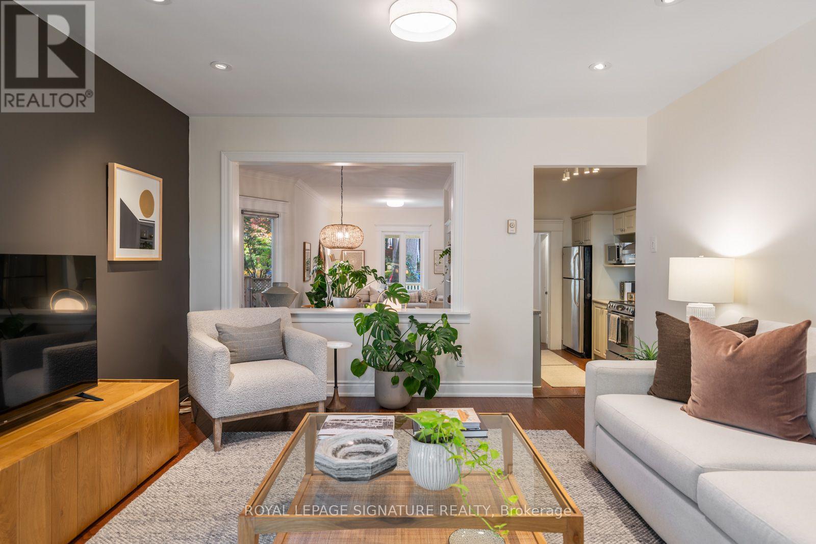 106 Spruce Hill Road, Toronto, ON photo 21