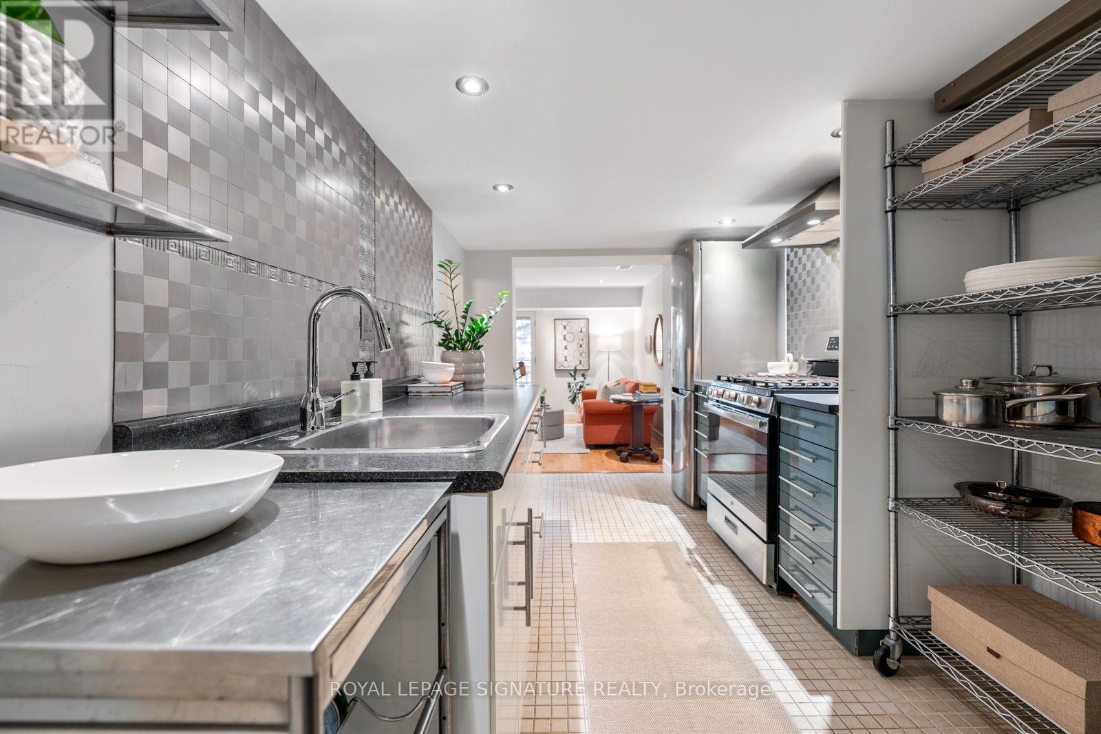 106 Spruce Hill Road, Toronto, ON photo 29