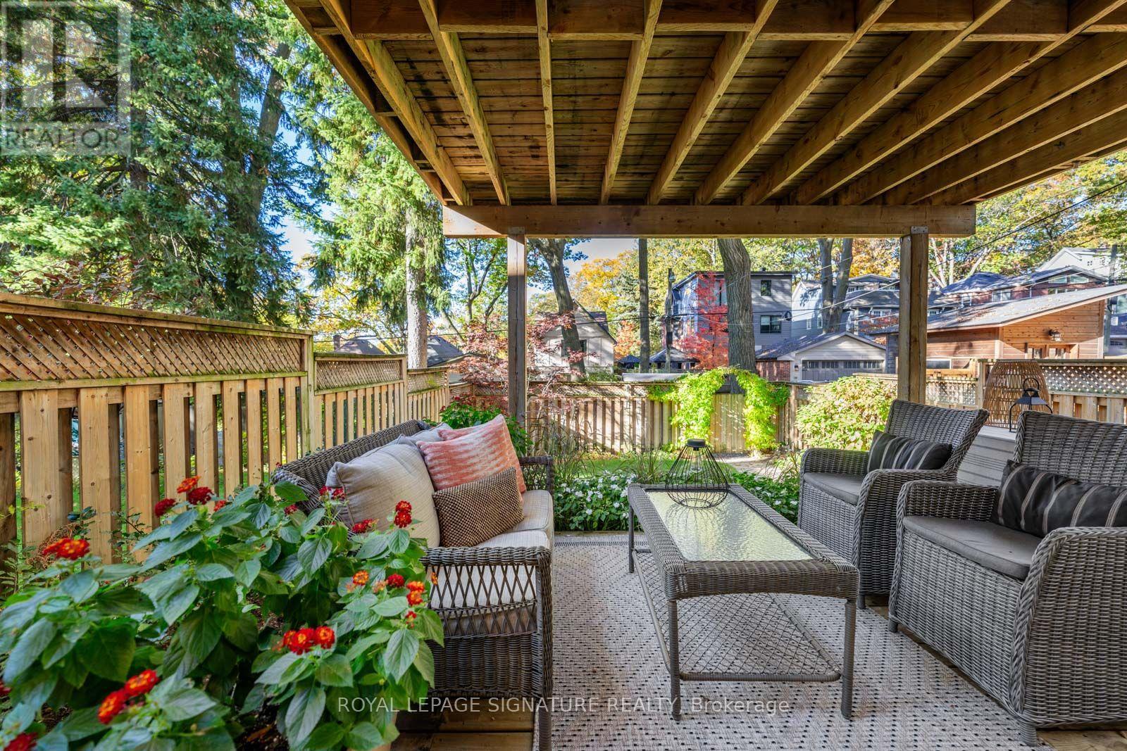 106 Spruce Hill Road, Toronto, ON photo 33