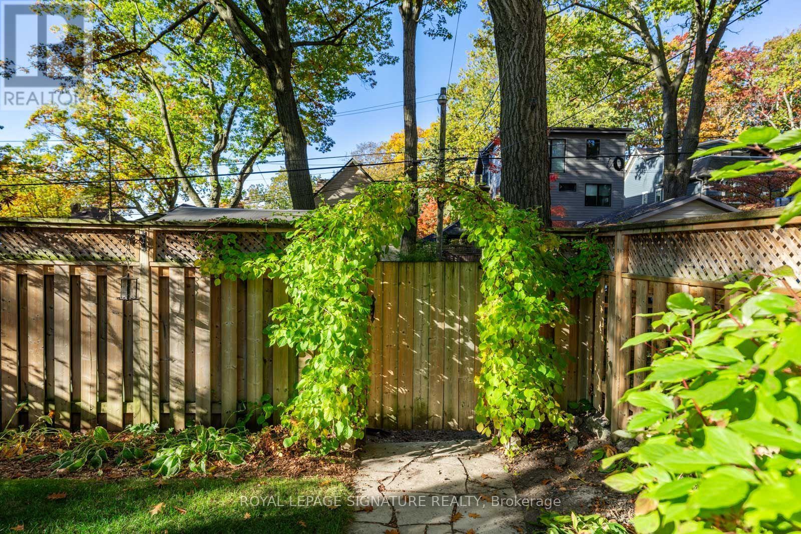 106 Spruce Hill Road, Toronto, ON photo 38