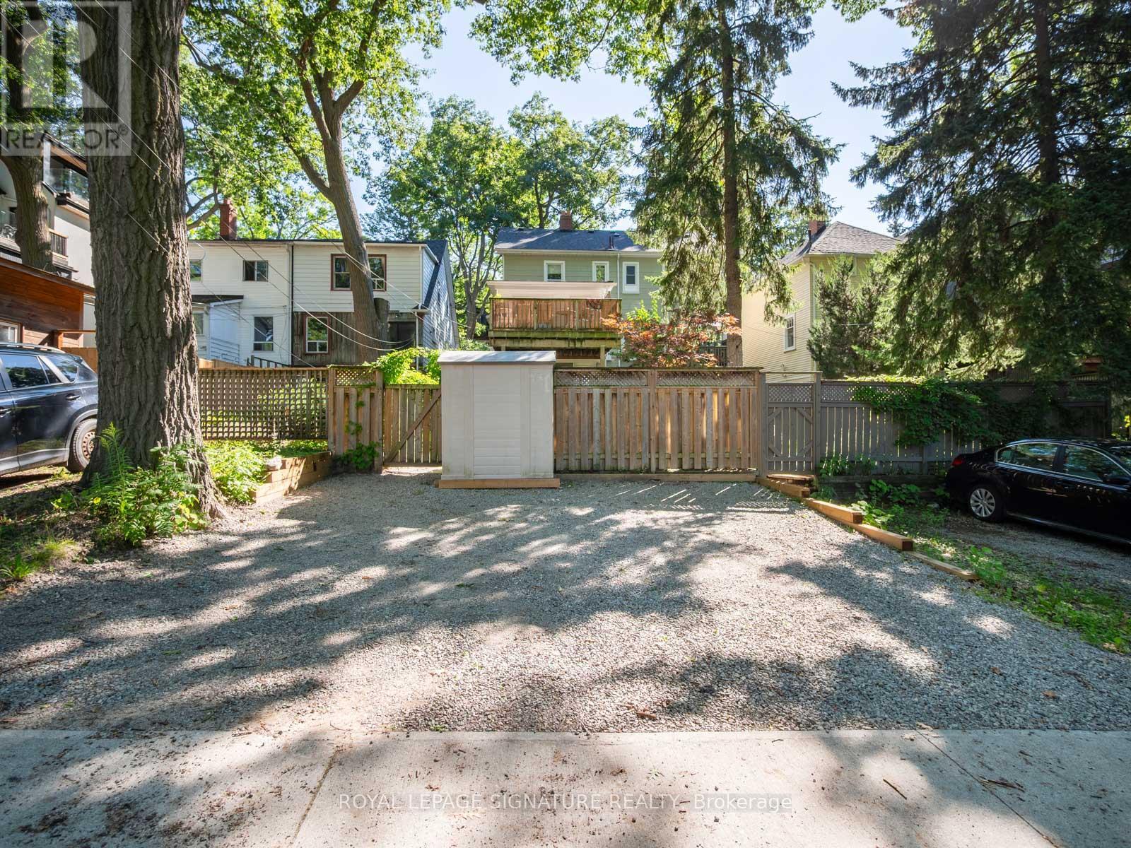 106 Spruce Hill Road, Toronto, ON photo 43