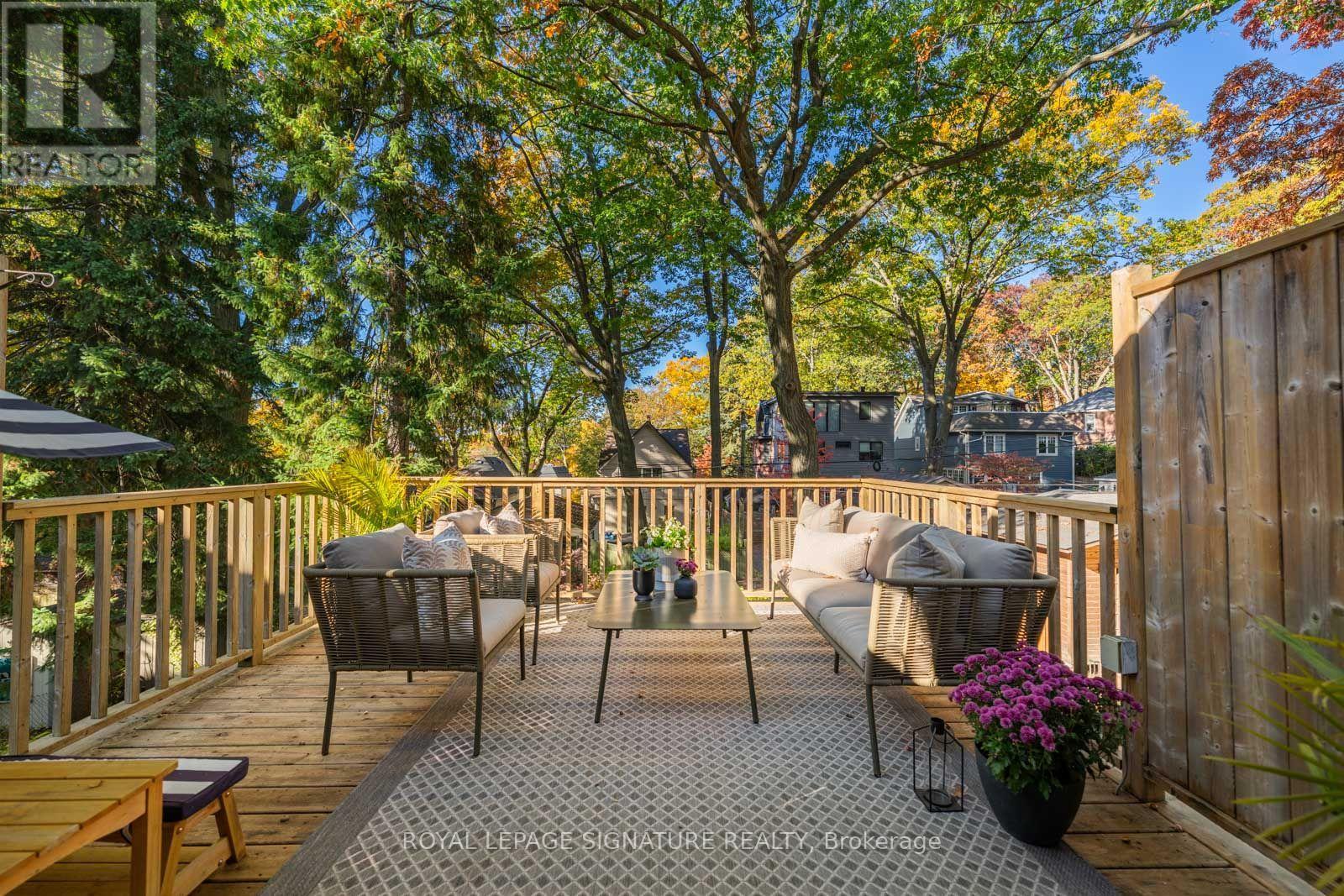 106 Spruce Hill Road, Toronto, ON photo 5