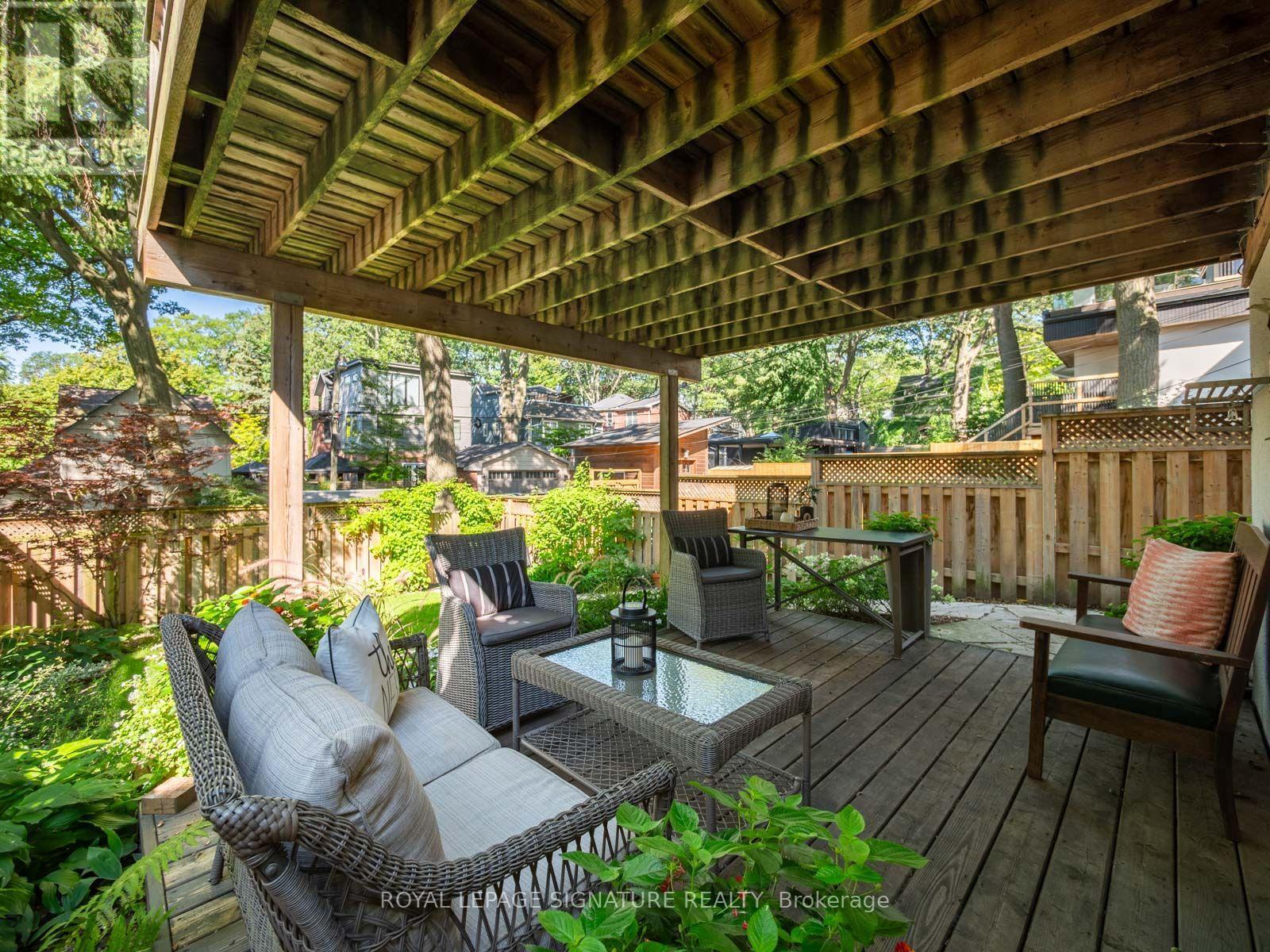 106 Spruce Hill Road, Toronto, ON photo 6
