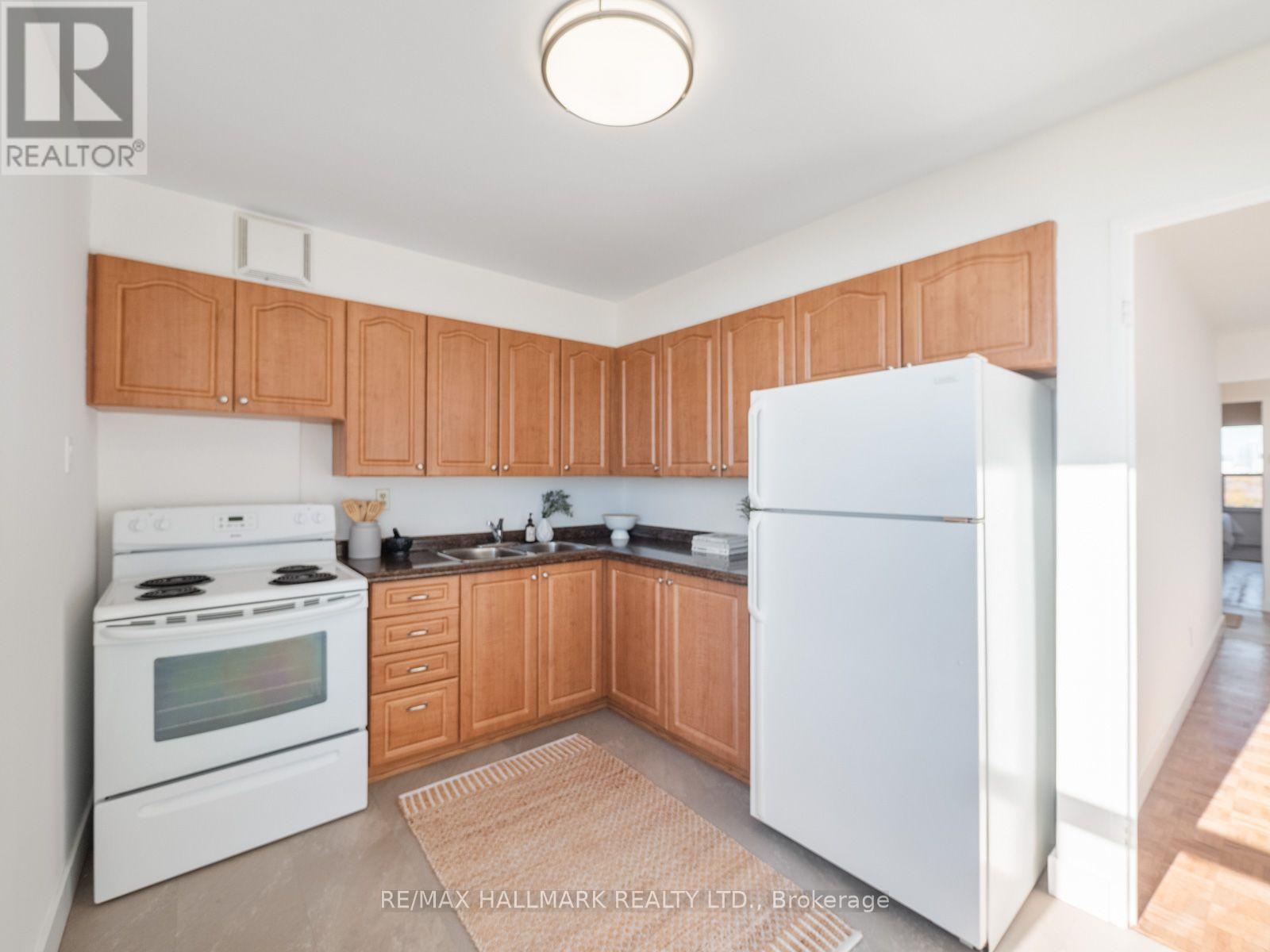 2102- 980 Broadview Avenue, Toronto, ON photo 13