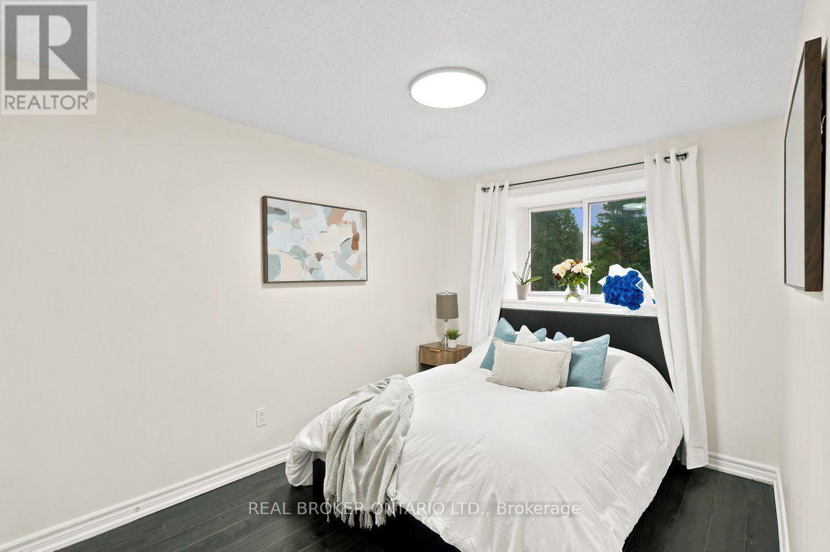 27 Collinsgrove Road, Toronto, ON photo 14