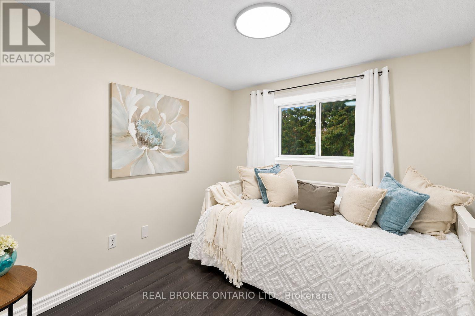27 Collinsgrove Road, Toronto, ON photo 16