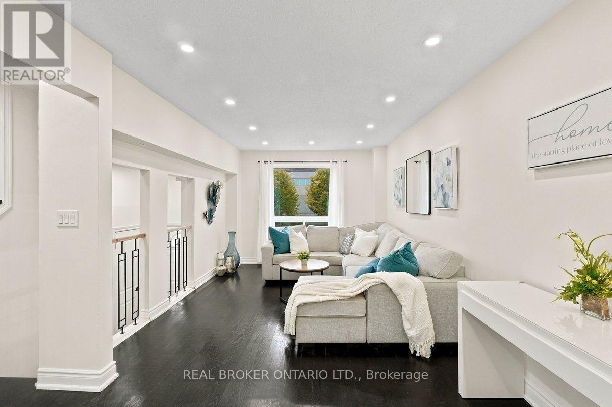 Photo of 27 COLLINSGROVE ROAD