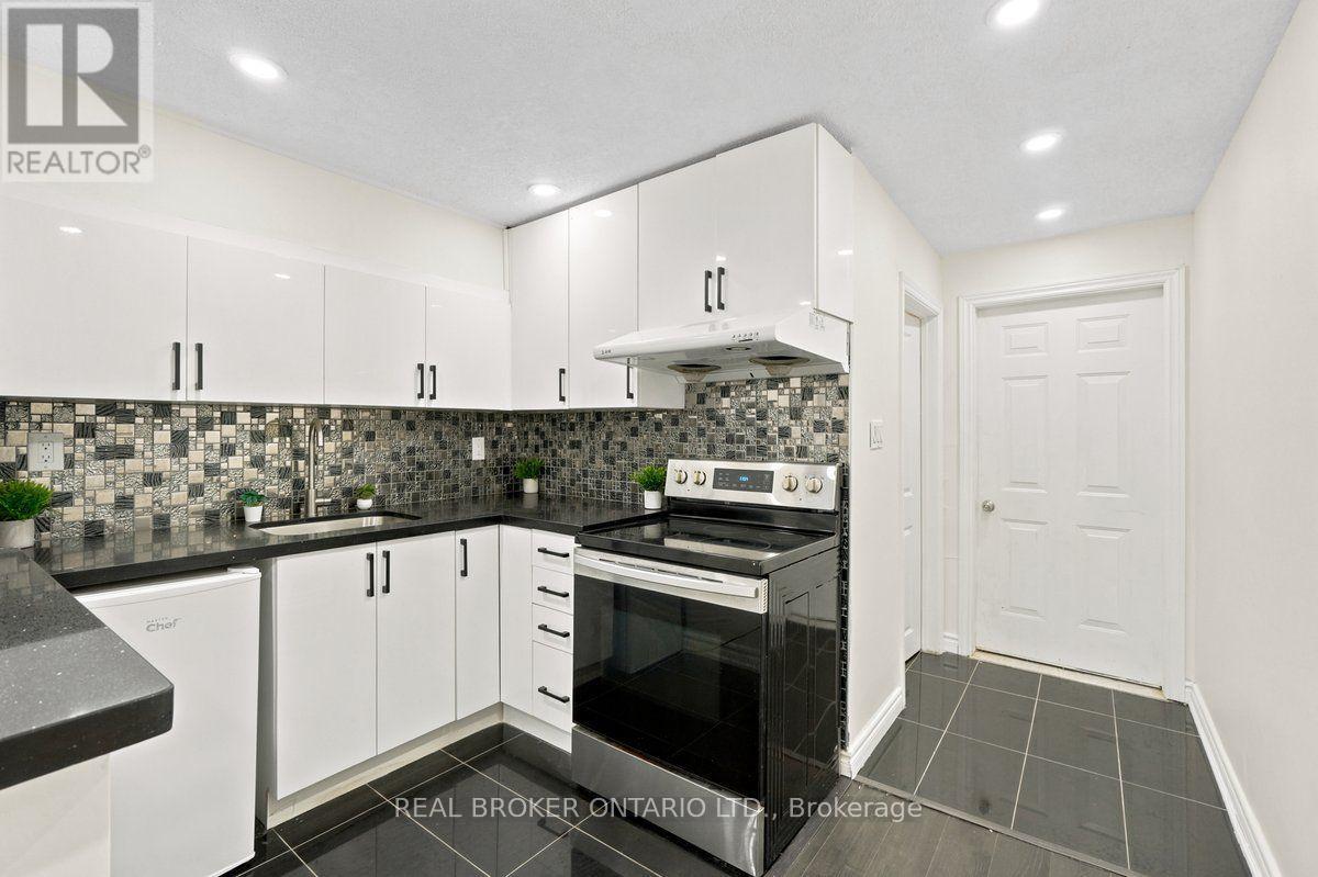 27 Collinsgrove Road, Toronto, ON photo 22