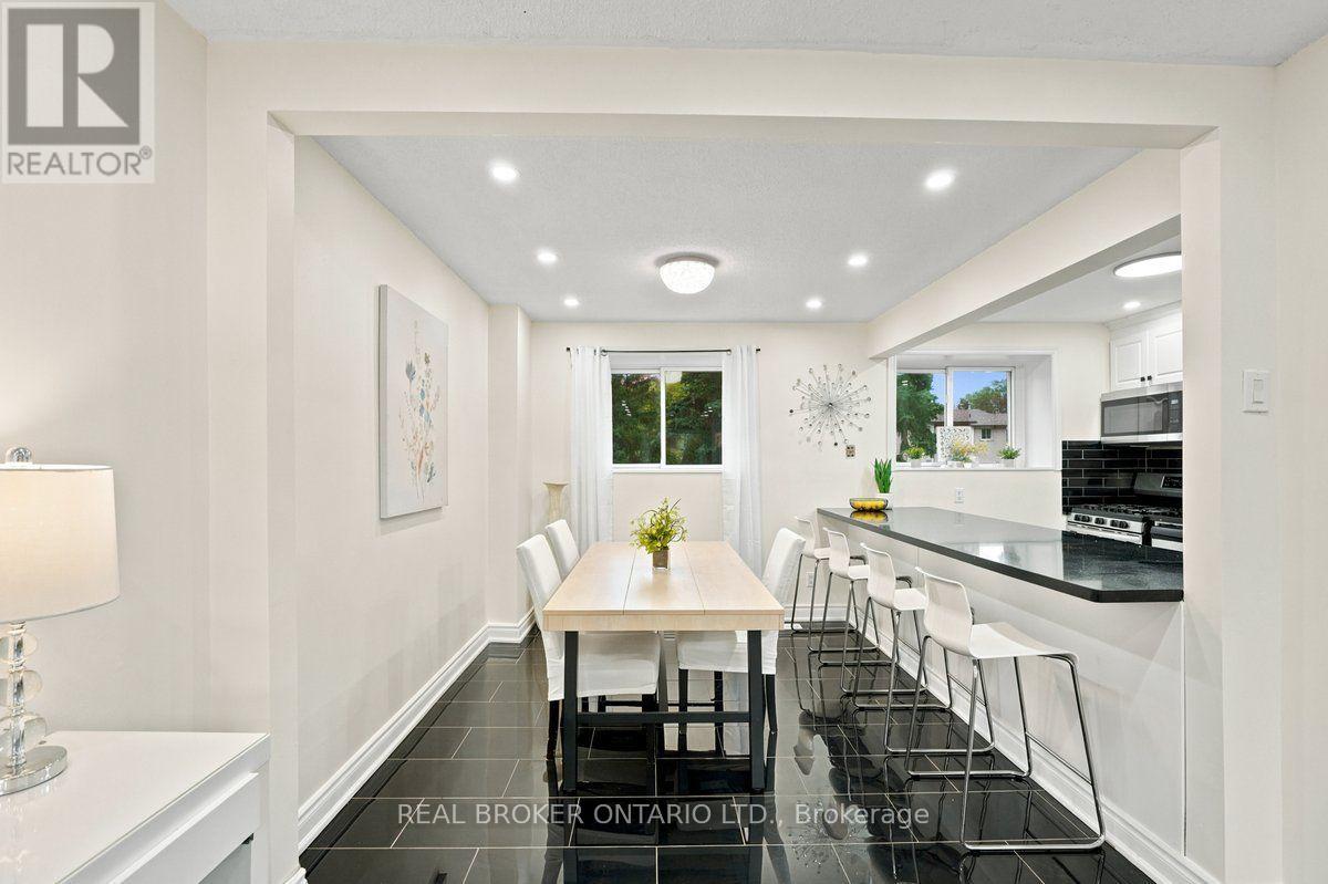 Photo of 27 COLLINSGROVE ROAD