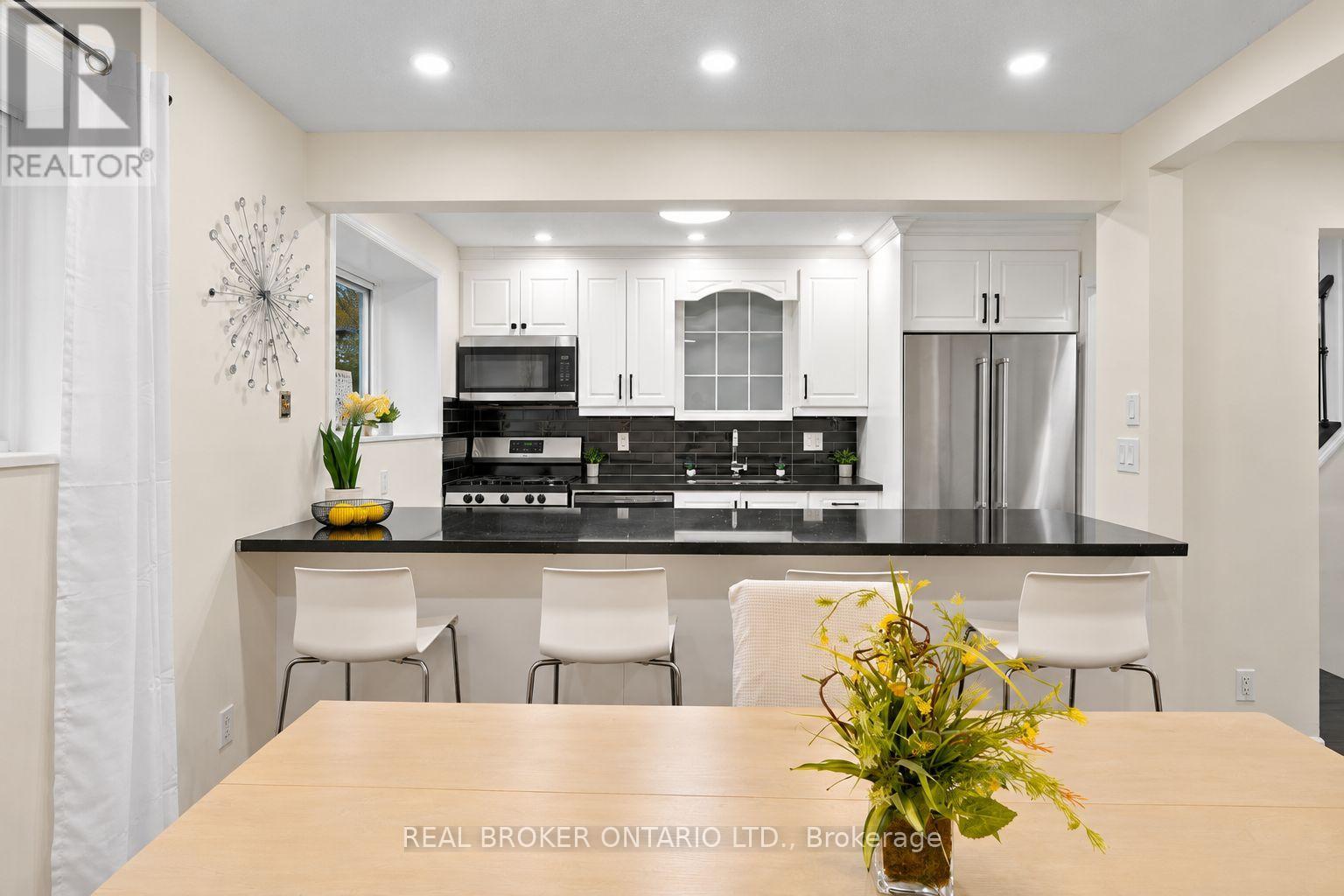Photo of 27 COLLINSGROVE ROAD