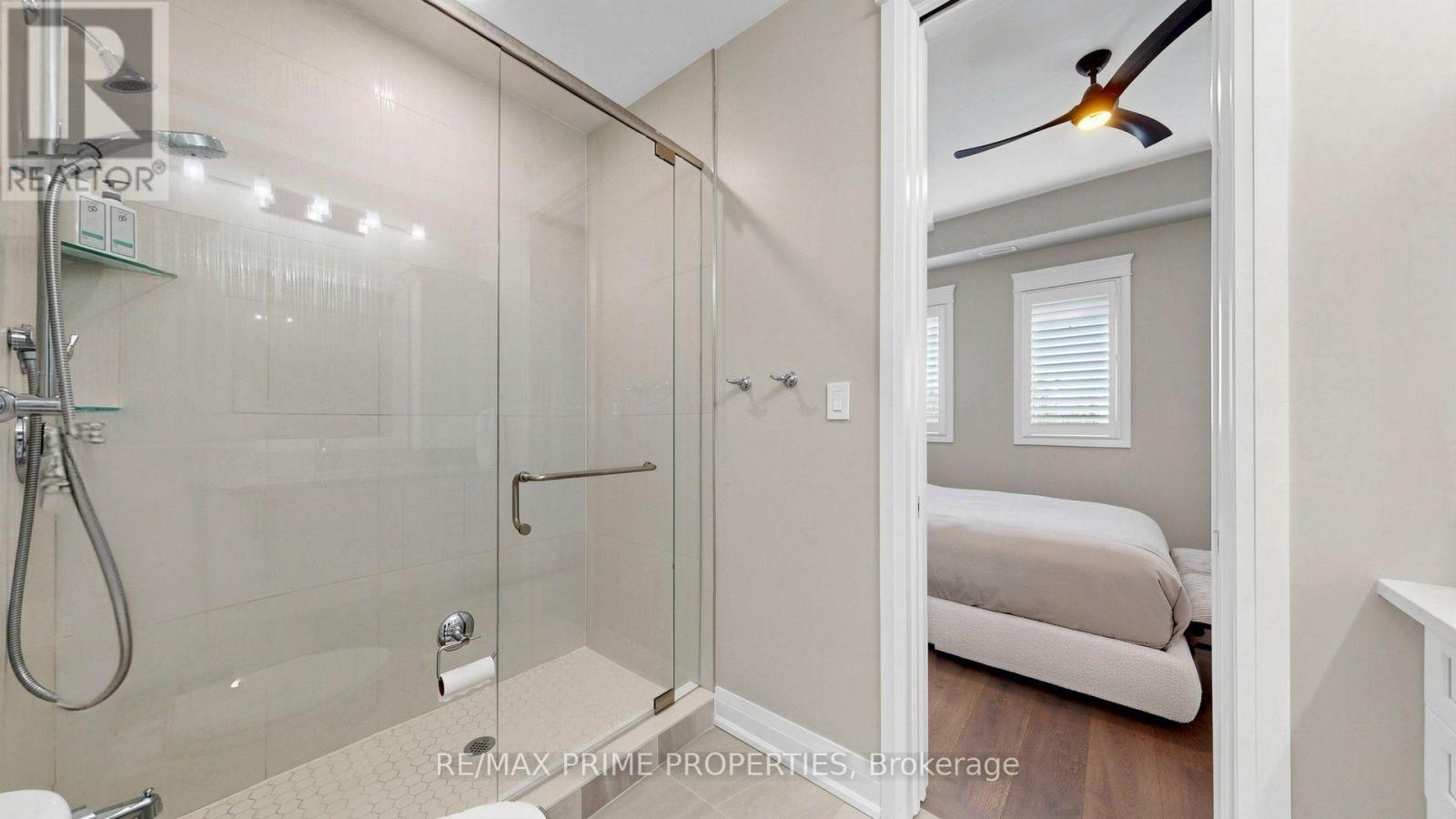 1- 315 Lakebreeze Drive, Clarington, ON photo 25