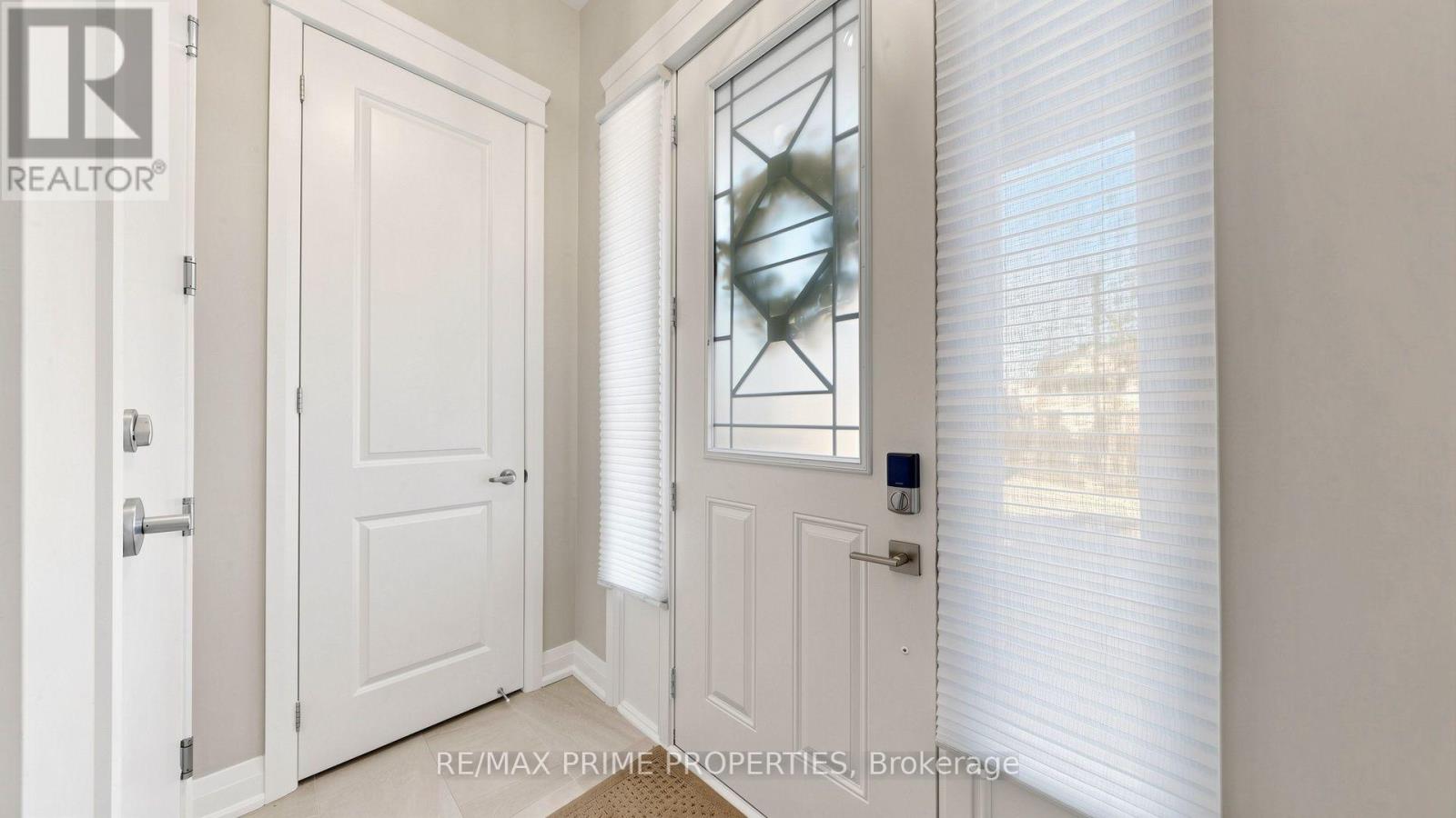 1- 315 Lakebreeze Drive, Clarington, ON photo 3