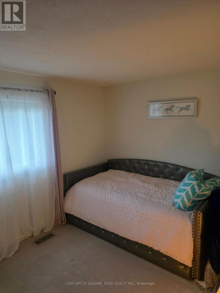 85 Panter Crescent, Ajax, ON photo 11