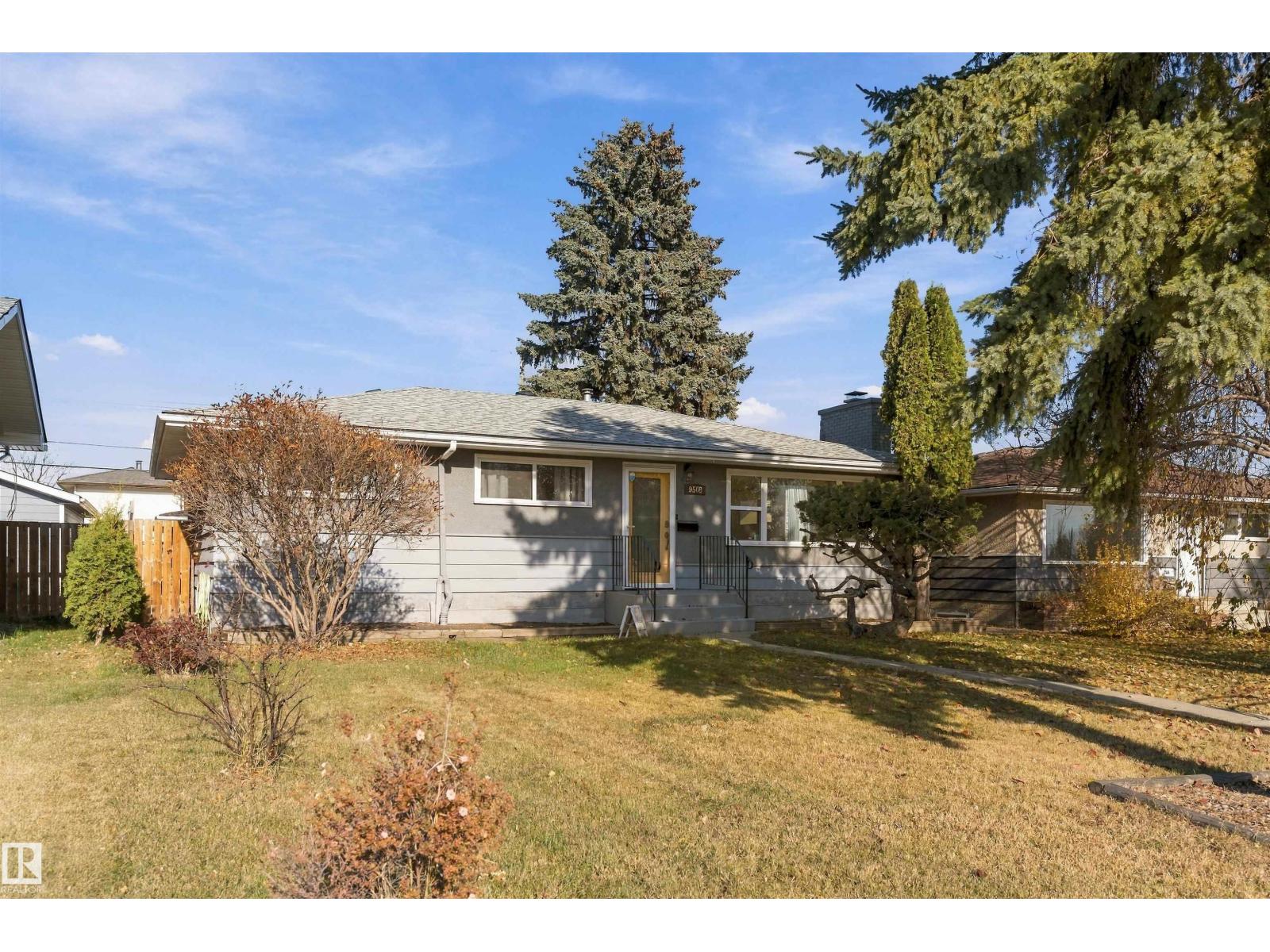 9508 129A AV NW NW, Edmonton — photo 2