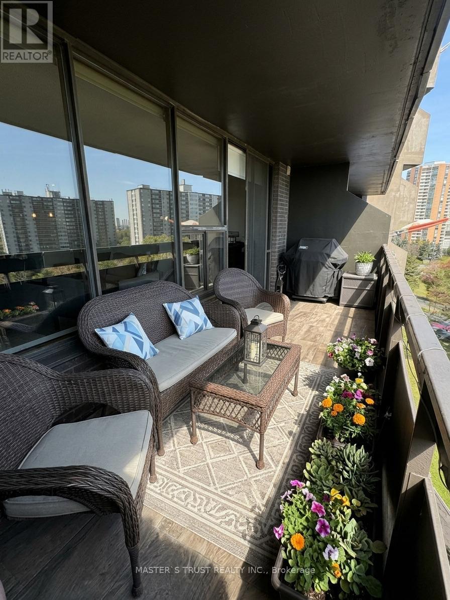 1105- 11 Wincott Drive, Toronto, ON photo 11