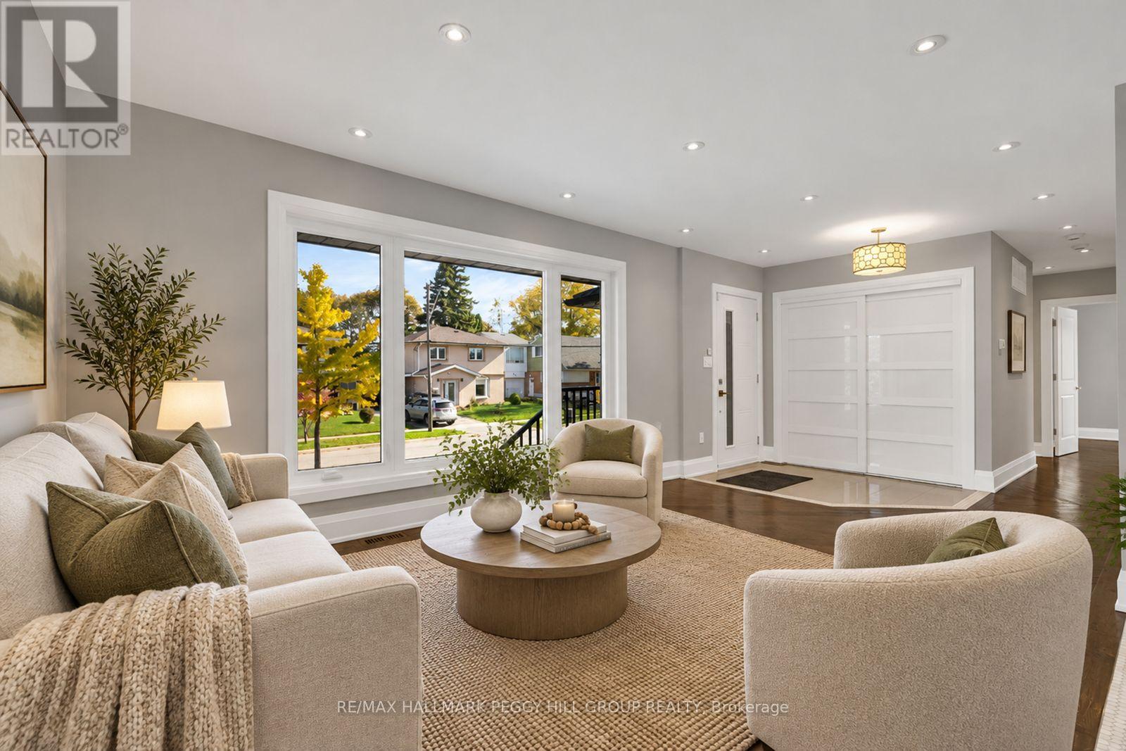 26 Celestine Drive, Toronto, ON photo 2