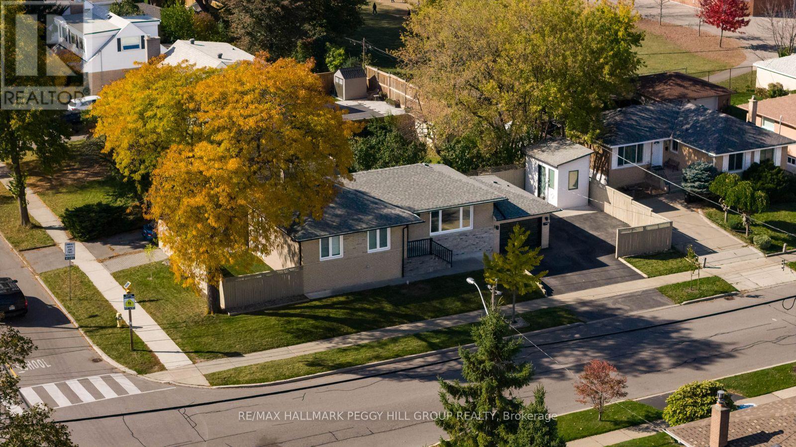 26 Celestine Drive, Toronto, ON photo 20