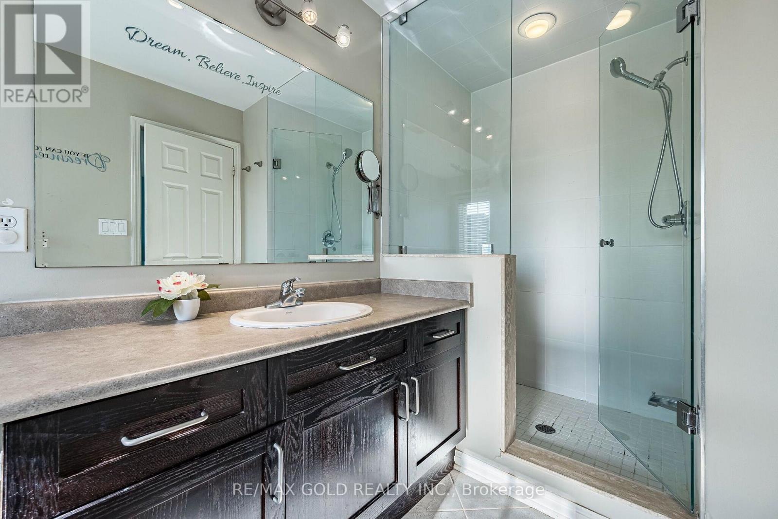 102 Decker Hollow Circle, Brampton, ON photo 41