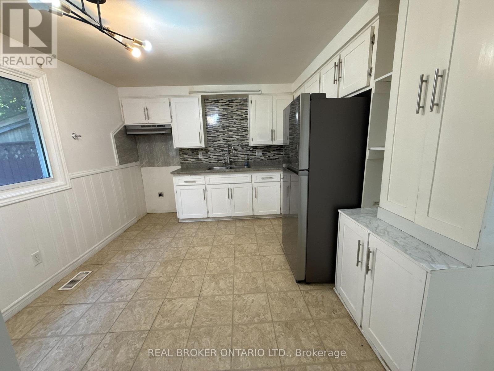 MAIN - 535 ELGIN STREET N, Cambridge — photo 5
