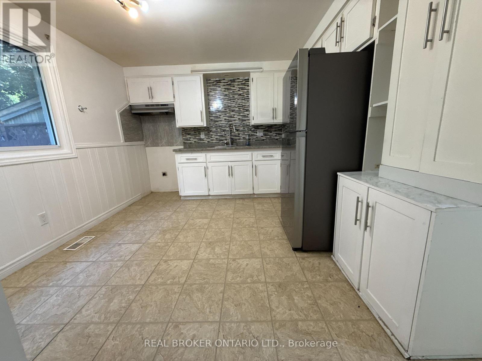 MAIN - 535 ELGIN STREET N, Cambridge — photo 6