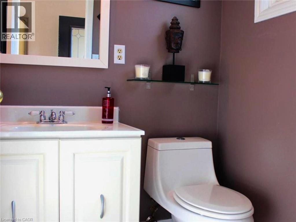79 AYLMER Crescent, Stoney Creek — photo 8