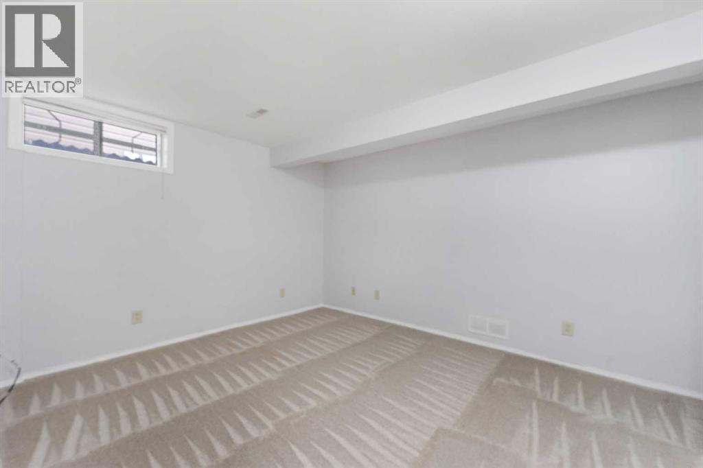 479 Bracewood Crescent SW, Calgary — photo 9