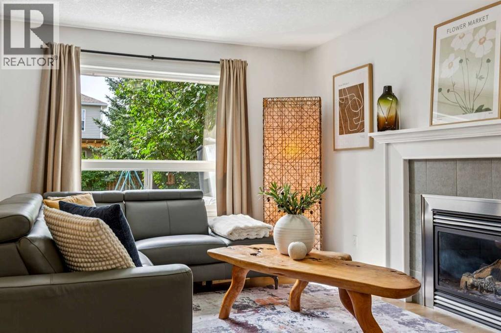 242 Cougar Plateau Mews SW, photo 5 of 42