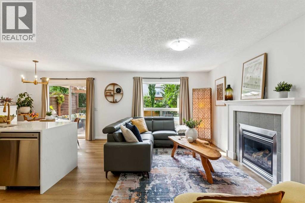 242 Cougar Plateau Mews SW, photo 3 of 42
