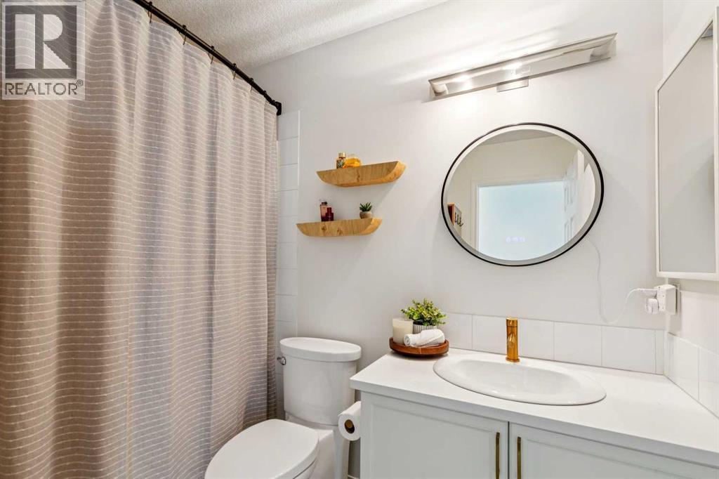 4 piece bath upper floor