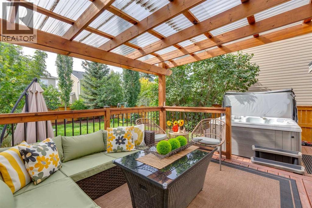 242 Cougar Plateau Mews SW, photo 37 of 42