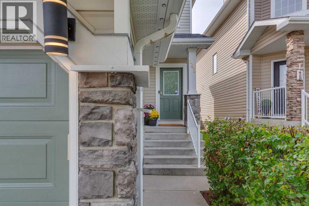 242 Cougar Plateau Mews SW, photo 41 of 42
