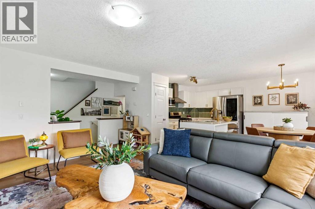 242 Cougar Plateau Mews SW, photo 6 of 42