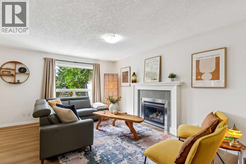 242 Cougar Plateau Mews SW, photo 4 of 42