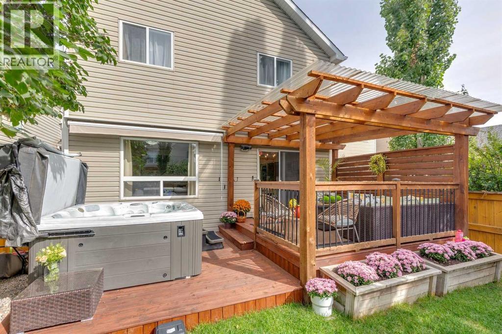 242 Cougar Plateau Mews SW, photo 36 of 42