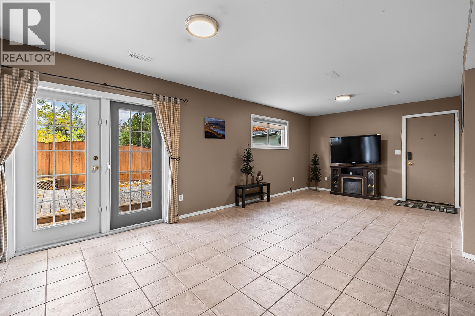  1050 Pinecrest Lane, Kelowna
