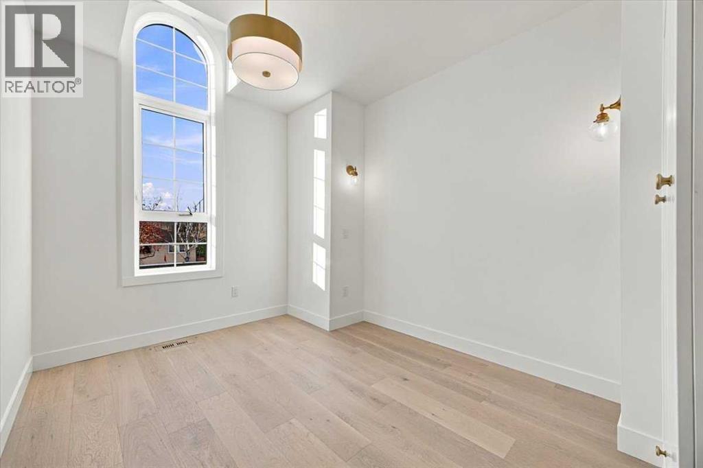 2430 30 Avenue SW, Calgary — photo 33