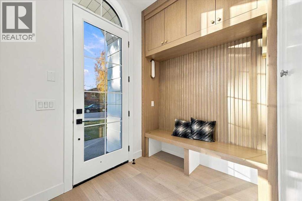 2430 30 Avenue SW, Calgary — photo 4